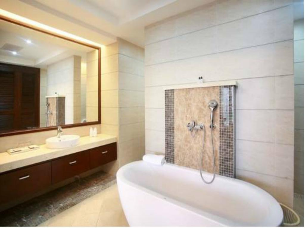 סניה Kangte Wangfu Hotel Of Resort And Conference מראה חיצוני תמונה